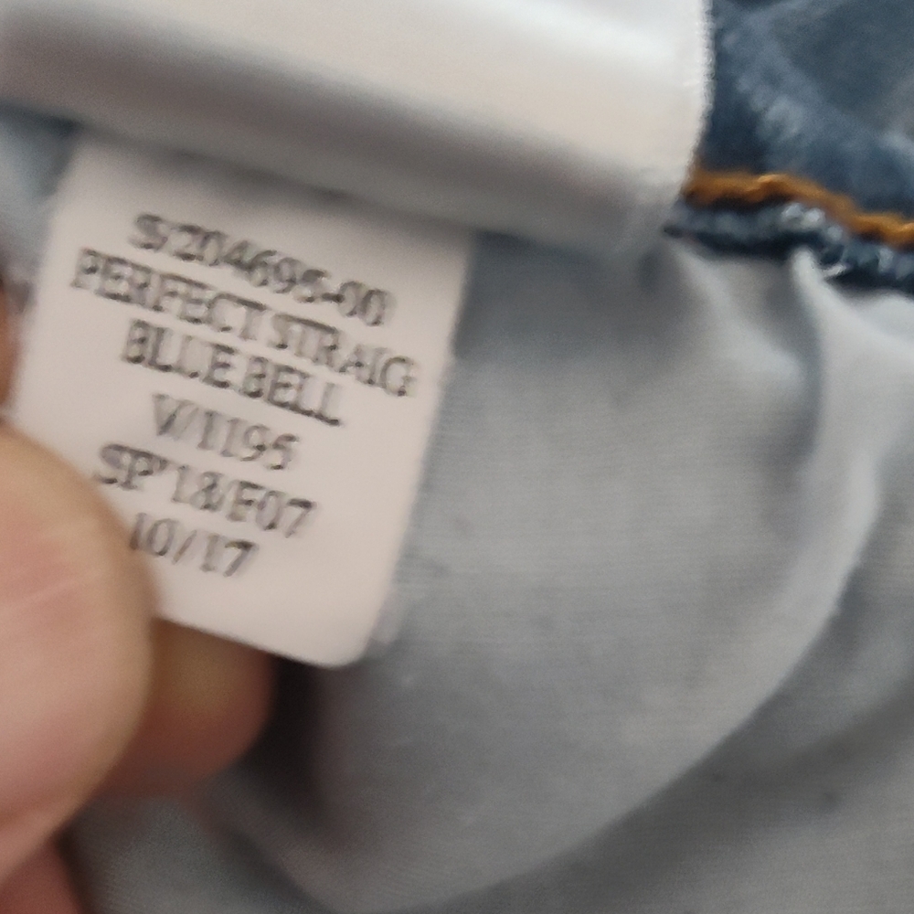 Old Navy Perfect Straight Jeans In Blue Bell Wash - Picture 5 of 5